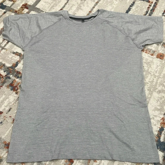 ALPHALETE HERO SEAMLESS TEE- SMOKE BOMB SIZE L - Picture 4 of 9